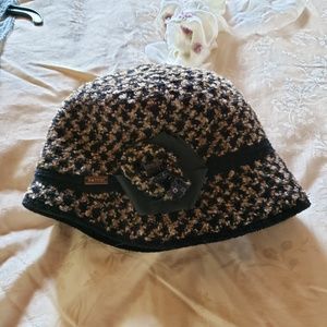 Betmar wool fashion hat in